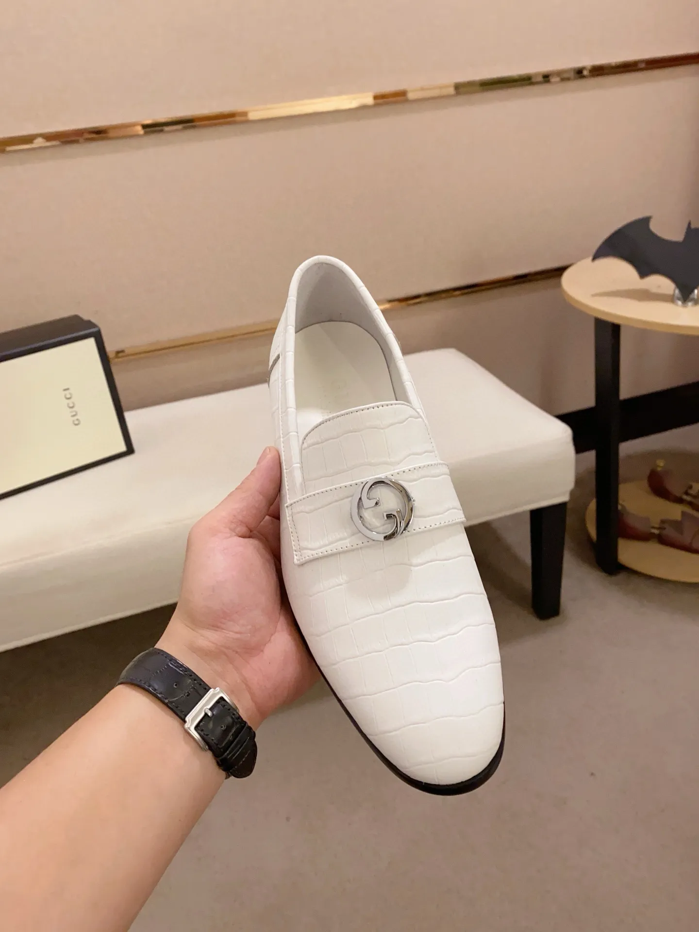 Men's shoes 💰: 520💰 (GUCCI) new series ss hot new products 💢 💠 Casual leather shoes 👞, first layer of cowhide, upper hardware buckles and logo on the sides of the shoe, brand logo on the insole and sole 💠 💎Upper: 100% cowhide 💎Inner: cowhide/100% 💎Feet: cowhide/100% 💎Sole: rubber/100% 💎SIZE: 38 39 40 41 42 43 44 Can be customized 45
